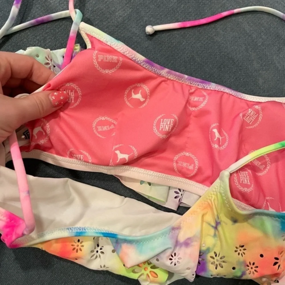 Victoria’s Secret Bikini - Picture 6 of 6